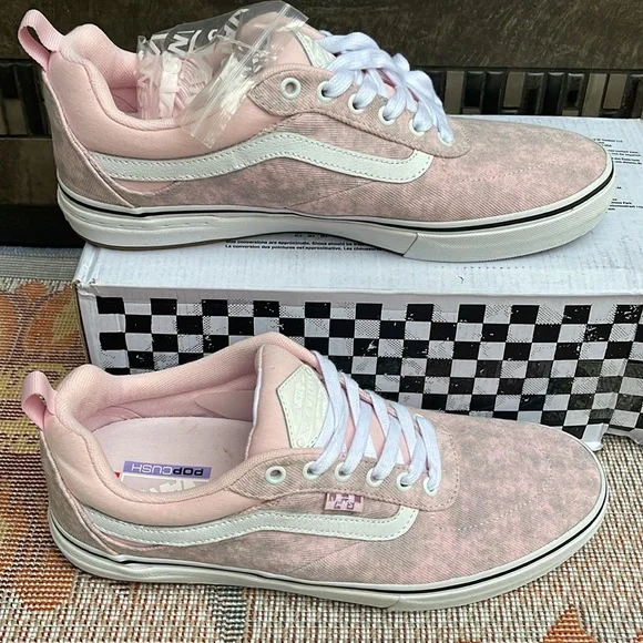 Vans WMNS Kyle Walker
Acid Denim Pink
VN0A5JIEPNK
Sneakers - Picture 3 of 16